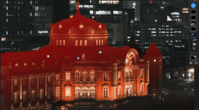 使用遮色片還原原圖的屋頂細節，使用陰影增加與白色增加